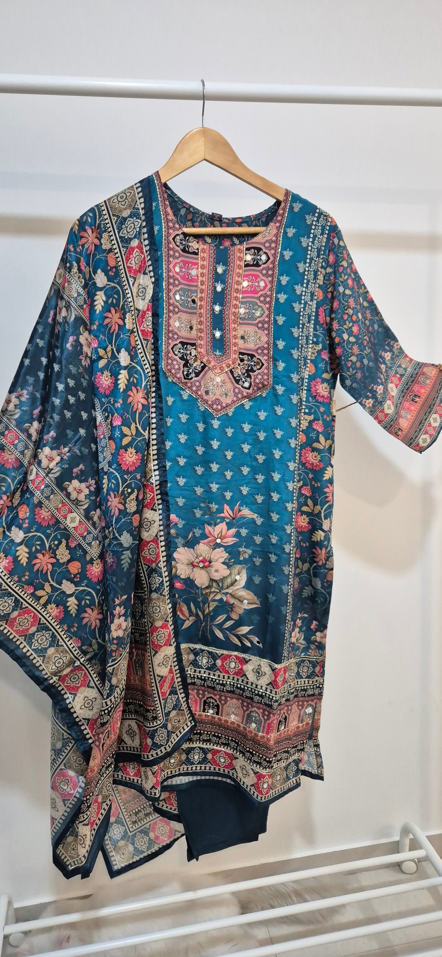 Noor – Mayur Blue Kurta Set (BB3JIG)