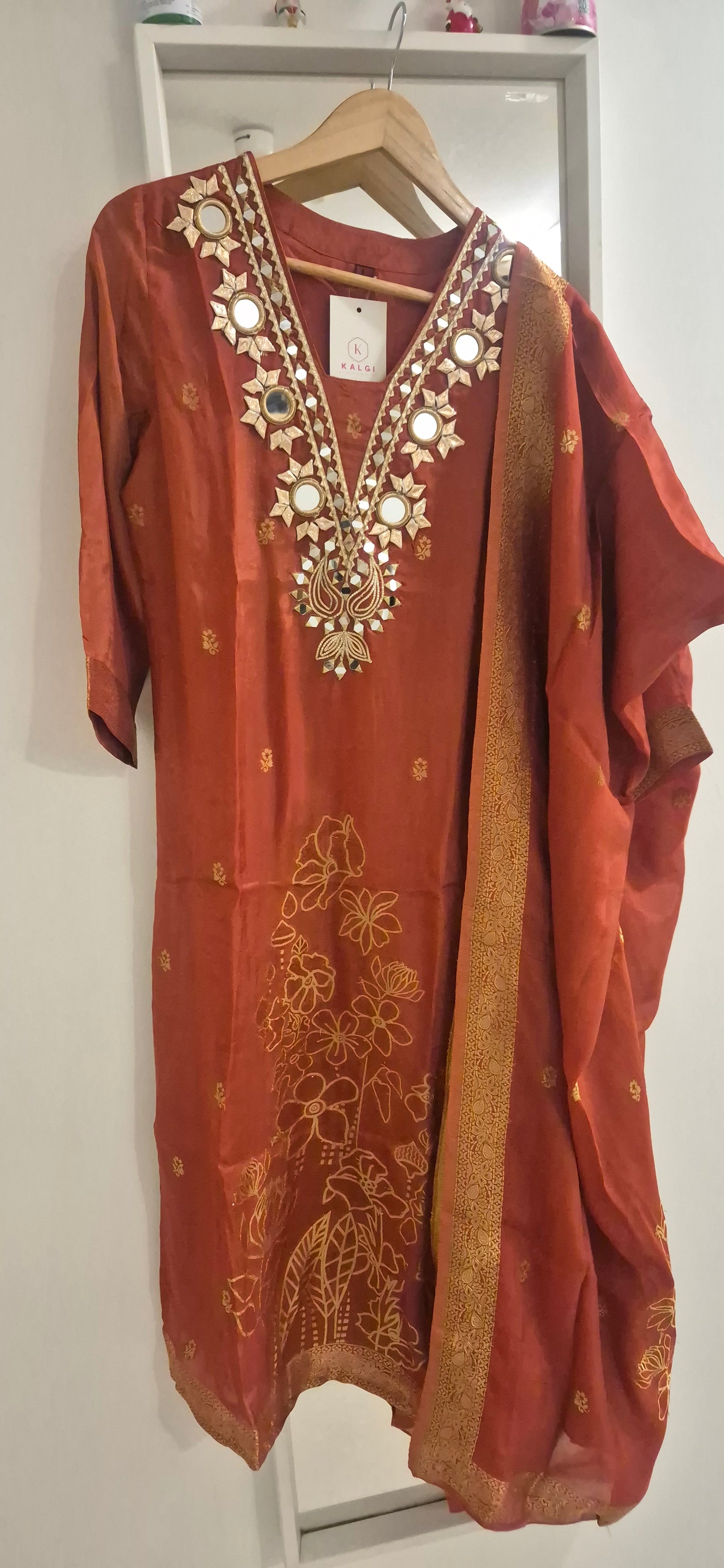 Noor – Rust Silk Kurta Set (SCWRQQ)