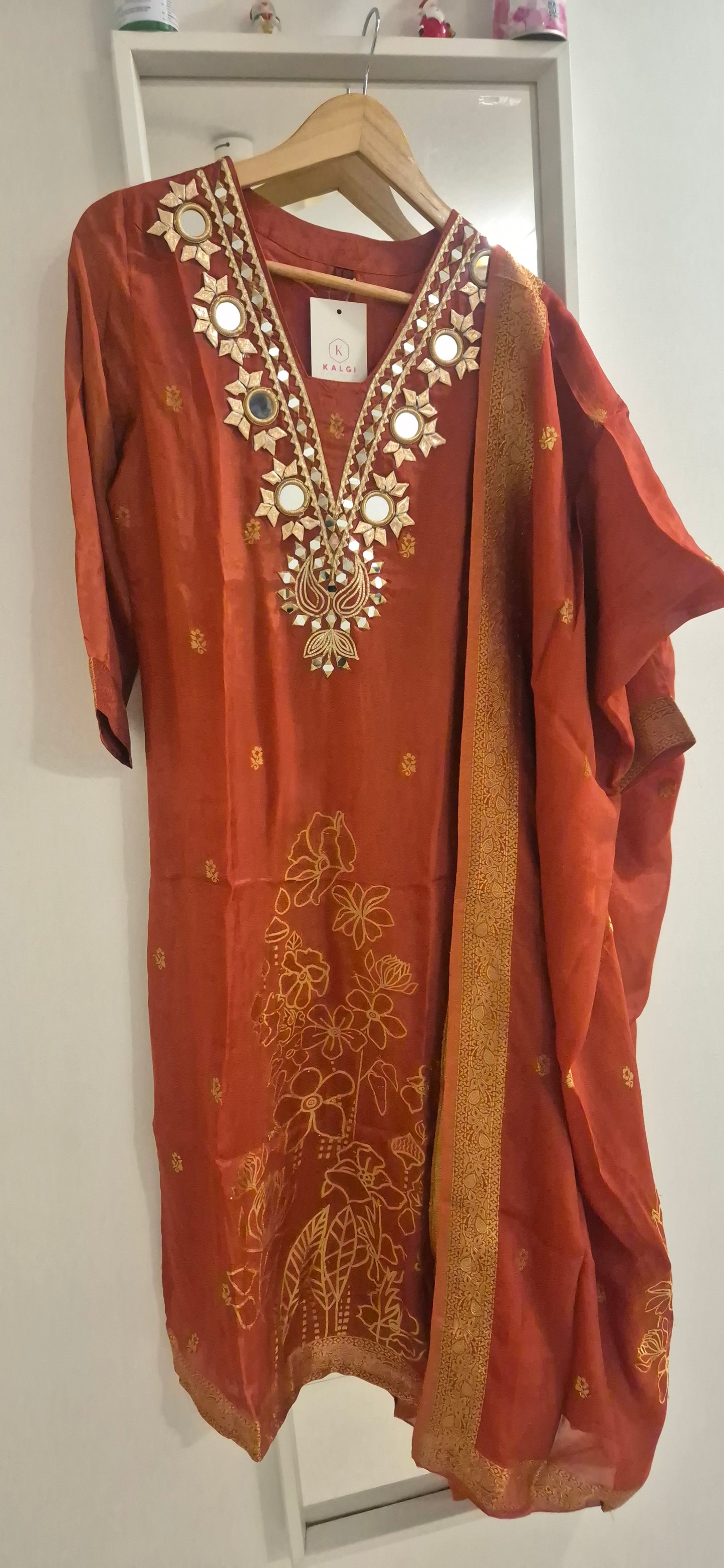 Noor – Rust Silk Kurta Set (SCWRQQ)